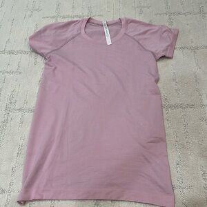 Lululemon pink size 8 fitted t shirt